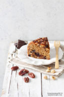 Torta con frutta secca e doppio cioccolato