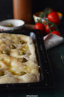 FOCACCIA CON LE OLIVE