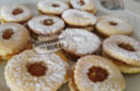 I biscotti Spitzbuben ovvero gli occhi di Bue: al cioccolato ed alla marmellata.
