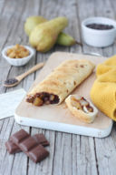 Strudel di piadina con pere e cioccolato