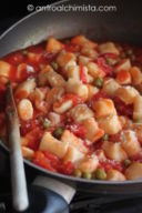 Gnocchi di Ricotta con Sugo di Pomodori, Piselli e Basilico