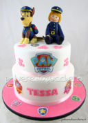 Torta Paw Patrol a due piani con Chase in pasta di zucchero tridimensionale e Tessa