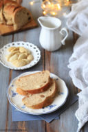 Pane di farro con uvetta e mandorle
