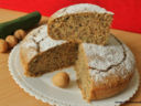 Torta dolce con zucchine, farina integrale e noci