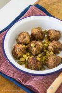 Polpette di manzo con fave e limone