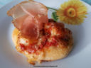 Pizzette con speck e mozzarella a lunga lievitazione