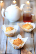 Muffin con scamorza e nocciole