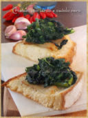 Crostoni con lardo e cavolo nero