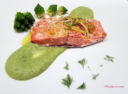 Salmone marinato agli agrumi con crema di broccolo romanesco