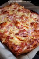 Pizza Bianca con Stracchino, Bacon, Cipolle e Patate