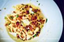 Spaghettoni con Sarde, pangrattato, uva passa, pinoli e scaglie di pecorino