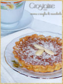 Crostatine con crema e scaglie di mandorle