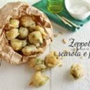 ZEPPOLINE FRITTE CON SCAROLA E PINOLI