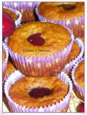 MUFFIN ALLA BANANA CON CUORE DI CILIEGIA