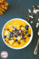 Yogurt e cereali al mango