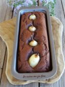 Plumcake al cioccolato con pere intere