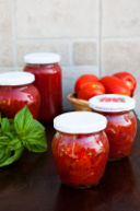 Salsa di pomodoro, pezzettoni e pelati fatti in casa e consigli per la sterilizzazione.