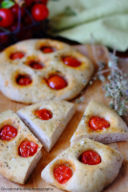 Focaccia semi integrale 2 con pomodorini Pachino