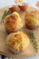 Muffin con scamorza, pecorino romano e timo