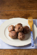 Polpette di carne con robiola, timo e maggiorana