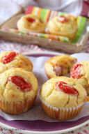 Muffin con bacon Lenti, parmigiano reggiano, pomodori datterini e timo