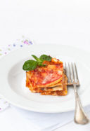 Lasagne estive con pomodoro fresco e melanzane