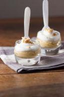 Bicchierini con crema di ceci, Fresco Spalmabile e nocciole