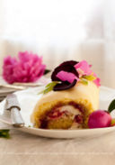 Swiss roll ai lamponi e fragoline di bosco. Conoscenze culinarie e nuove scoperte