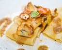 Paccheri alla melanzana rossa, crema di pane di Matera e colatura di alici