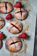 Hand pie alle fragole ricetta