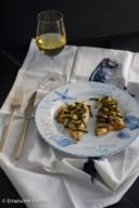 Filetto di orata con asparagi e mandorle ricetta