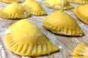 Ravioli dolci fritti di ricotta (cassatelle siciliane)