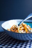 Spaghetti di verdure alle noci ricetta
