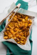 Teglia patate novelle carciofi e feta ricetta