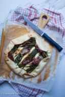 Galette asparagi e speck ricetta