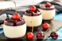 Panna cotta alle ciliegie e limone