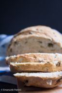 Pane alla segale e olive ricetta