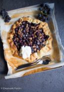 Gallette uva fragola e noci ricetta