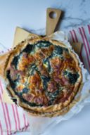 Torta salata agretti e formaggi ricetta