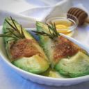 Avocado gratinato con lardo e rosmarino