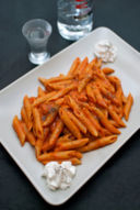 Penne alla vodka con semi di papavero