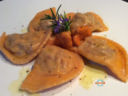 Ravioli ripieni di funghi gallinacci al rosmarino