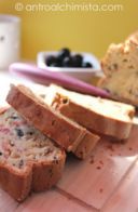 Cake alle Nocciole con Pancetta Dolce e Olive Nere