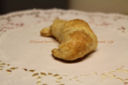 Petit croissant al limone, mandorle e zucchero grezzo di canna