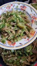 Pasta con i broccoli aglio e pepe