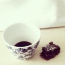 Torta al cioccolato con miele, cannella e uvetta