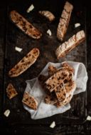 Biscotti al doppio cioccolato e cranberries, la ricetta