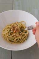 Spaghetti con pesto di zucchine, la ricetta