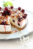 Ricetta torta fredda all’amarena, un dolce goloso e senza cottura