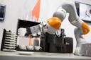 Caffè preparato e servito da un robot: ecco Kuka